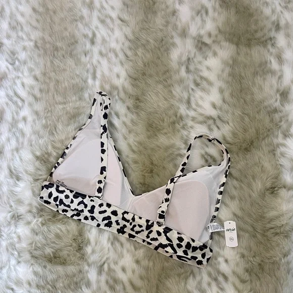 Aerie Black and White Leopard Bikini Top - Picture 3 of 5